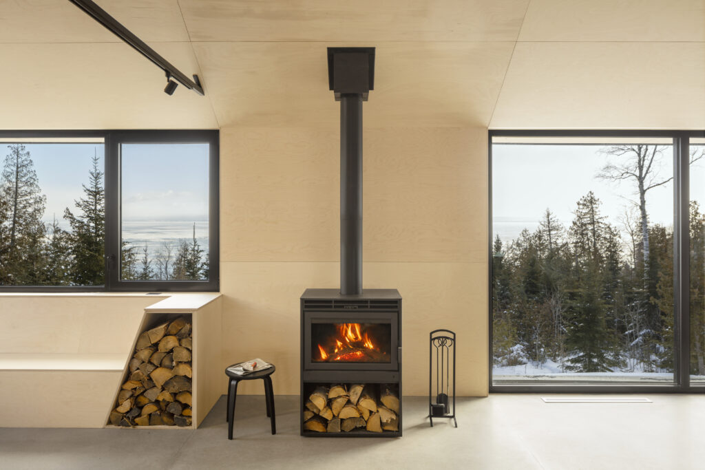 Guide Complet des Foyers au Bois Supreme : Excellence Québecoise en Chauffage d'appoint 1 Supreme novo 24